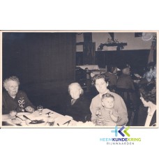 Jubileum Dina Damen met oa Miets Kuppens-Pastoor en Louis Kuppens Coll. HKR F000003